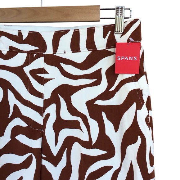 Spanx On-the-Go Printed Ankle Slim Straight Pant Clay Zebra Stripe Size Medium - Picture 10 of 12